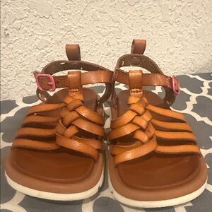 Wonder Nation Tan Kids Sandals with Pink Buckle